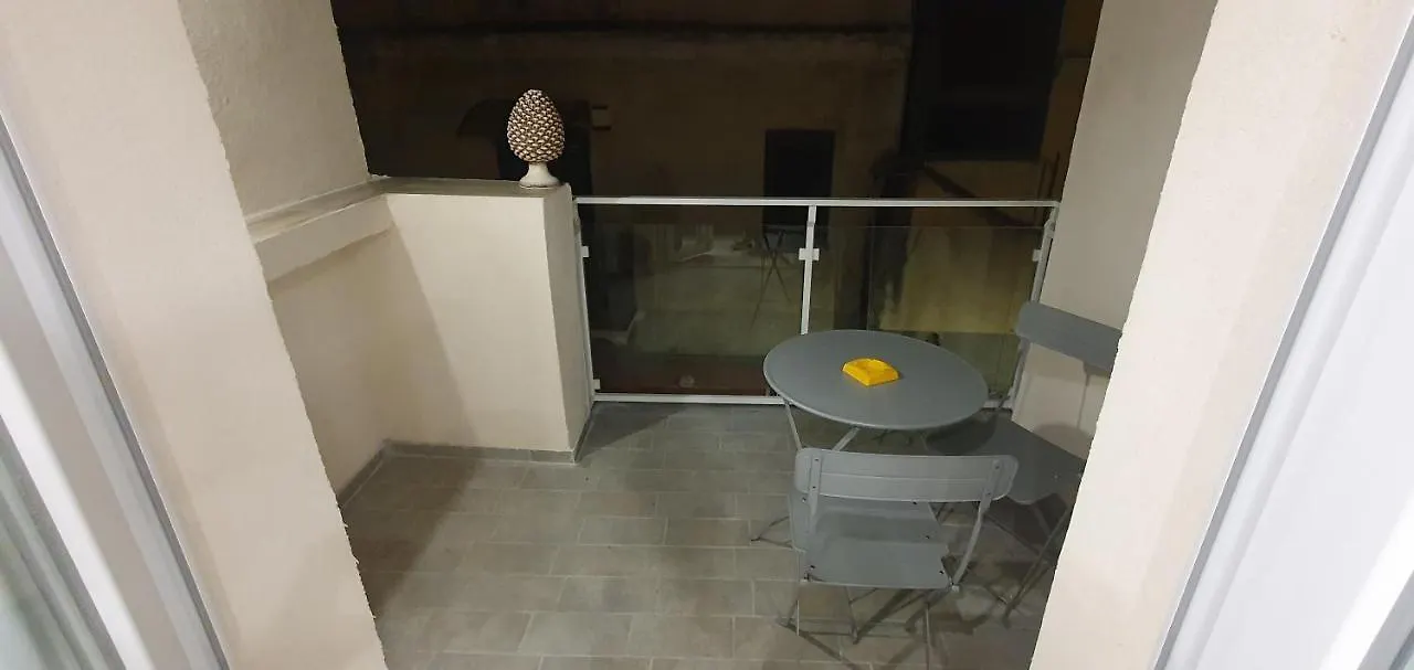 Cortile Gallinaccio Aeroporto di Catania Fontana Rossa